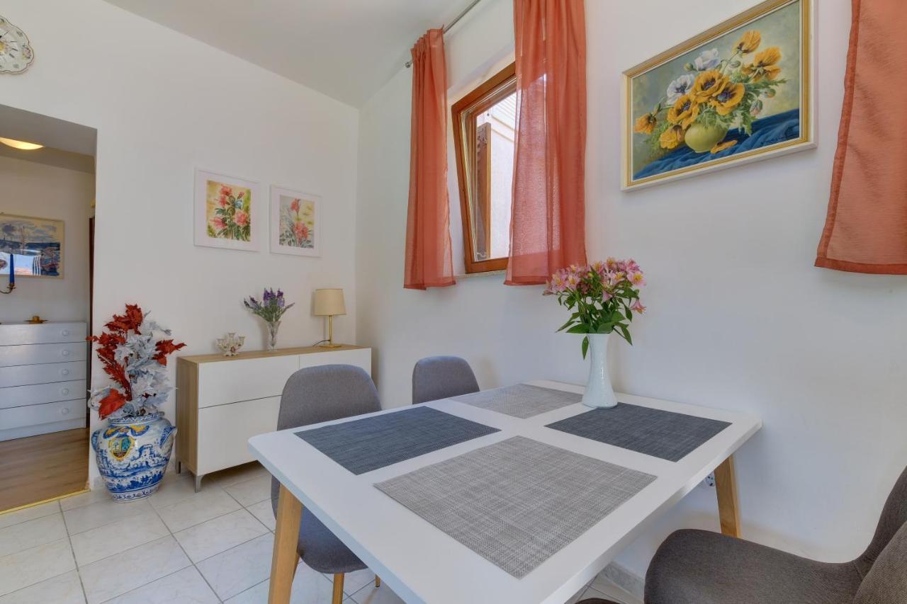 Apartments Hemetek Veli Lošinj Eksteriør bilde